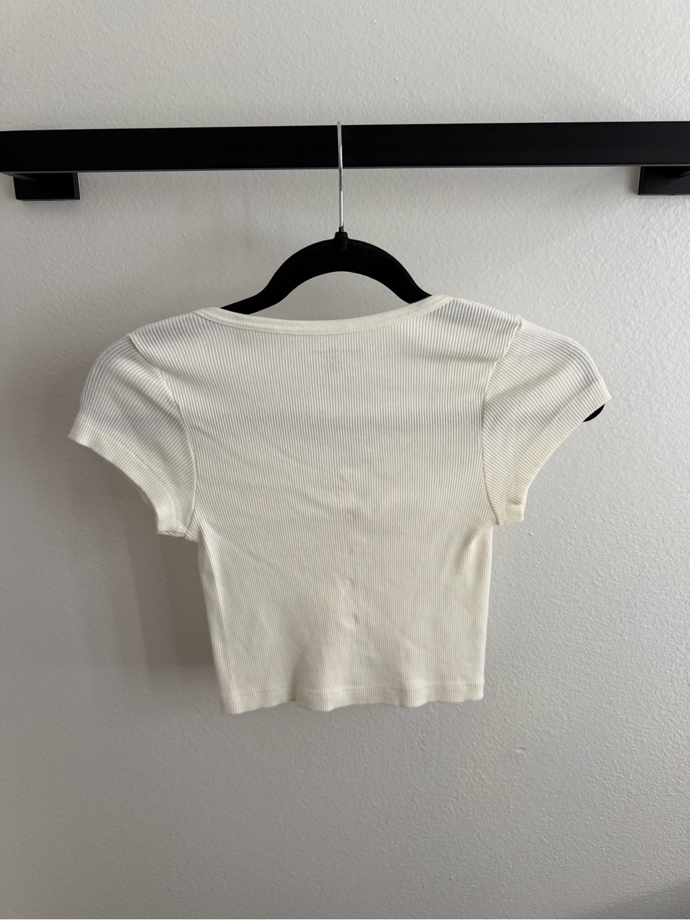 Button Down Cropped Tee - Picture 3 of 4